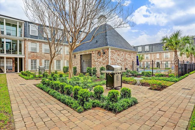 357 N Post Oak Lane 203, Houston, TX 77024