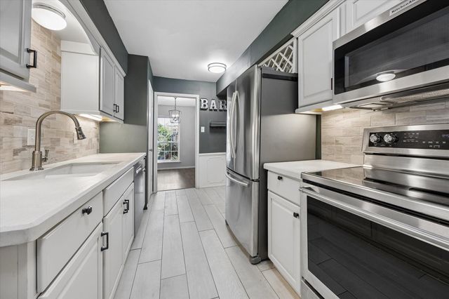 357 N Post Oak Lane 203, Houston, TX 77024