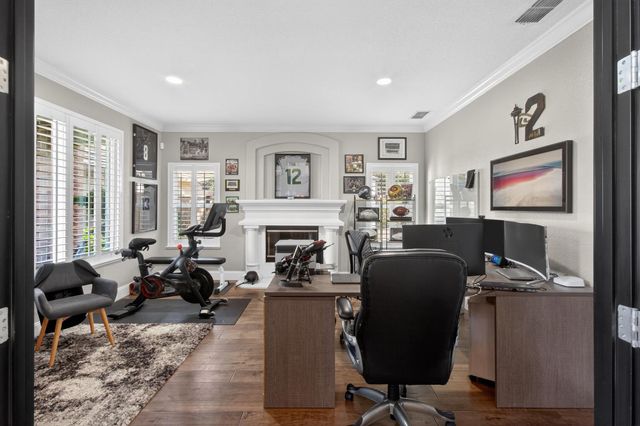 324 Gailes Ct, Roseville, CA 95747