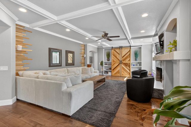 324 Gailes Ct, Roseville, CA 95747