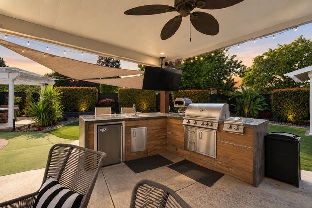 324 Gailes Ct, Roseville, CA 95747