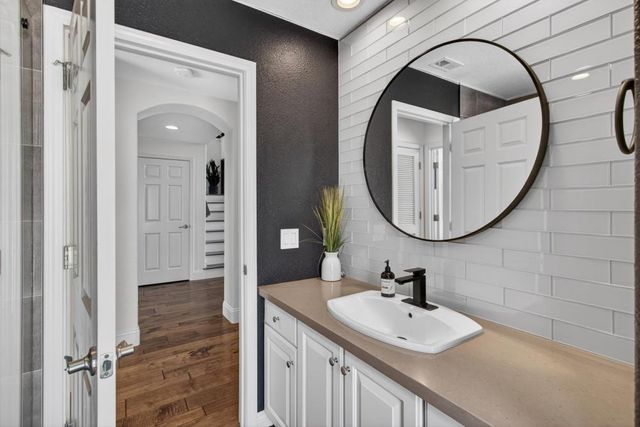 324 Gailes Ct, Roseville, CA 95747