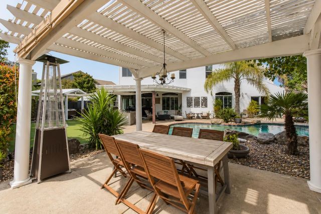 324 Gailes Ct, Roseville, CA 95747