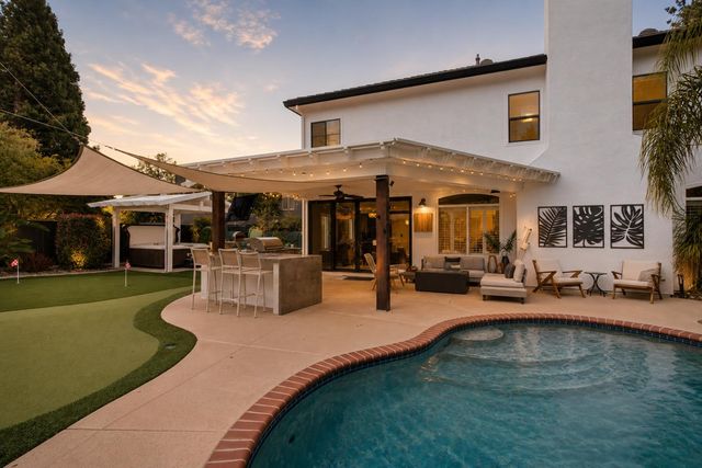 324 Gailes Ct, Roseville, CA 95747