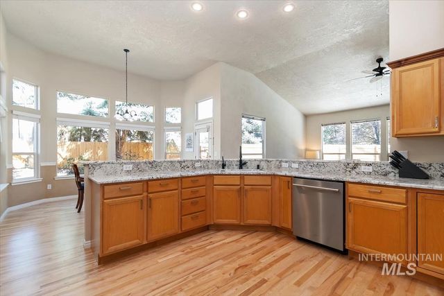 2495 E Ashbrook Ct, Eagle, ID 83616