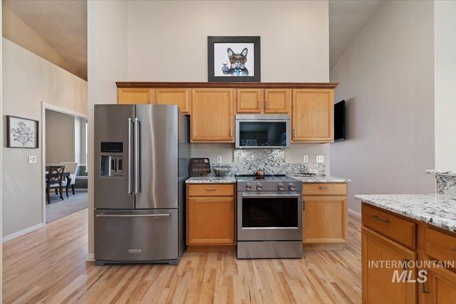 2495 E Ashbrook Ct, Eagle, ID 83616