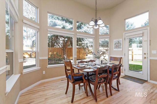 2495 E Ashbrook Ct, Eagle, ID 83616