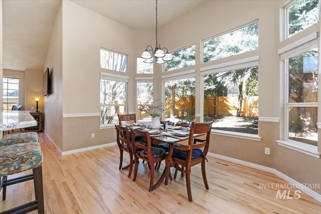 2495 E Ashbrook Ct, Eagle, ID 83616