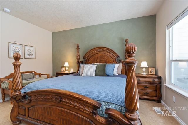 2495 E Ashbrook Ct, Eagle, ID 83616