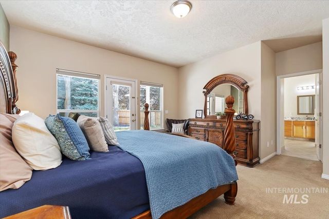 2495 E Ashbrook Ct, Eagle, ID 83616