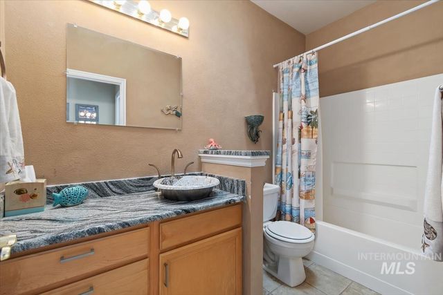 2495 E Ashbrook Ct, Eagle, ID 83616