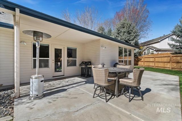 2495 E Ashbrook Ct, Eagle, ID 83616