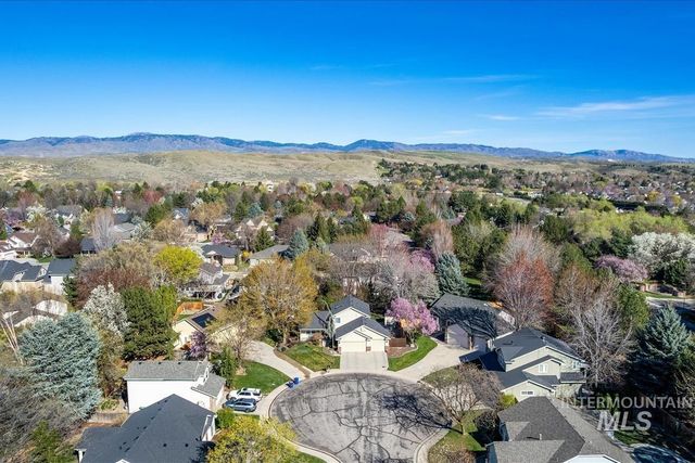 2495 E Ashbrook Ct, Eagle, ID 83616