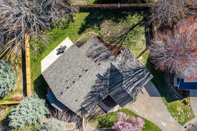 2495 E Ashbrook Ct, Eagle, ID 83616