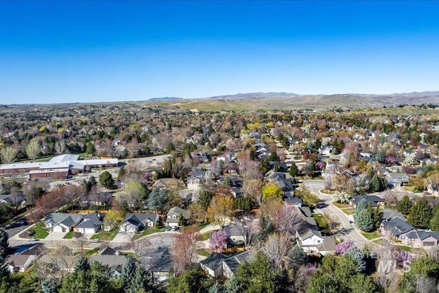 2495 E Ashbrook Ct, Eagle, ID 83616