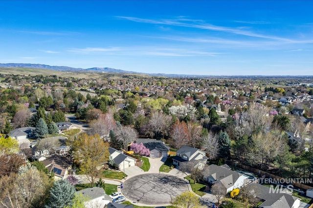 2495 E Ashbrook Ct, Eagle, ID 83616