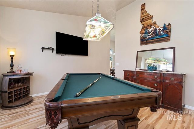 2495 E Ashbrook Ct, Eagle, ID 83616