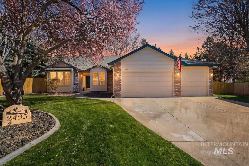 2495 E Ashbrook Ct, Eagle, ID 83616