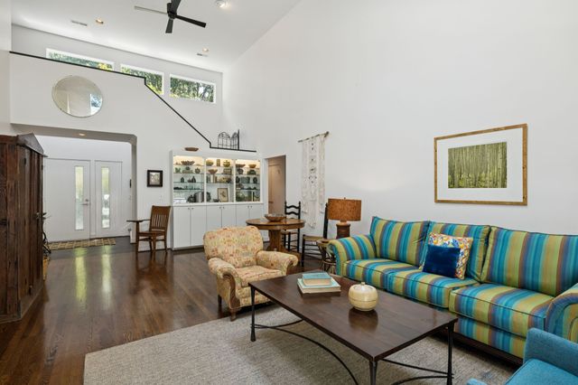 533 Harpeth Trace Dr, Nashville, TN 37221
