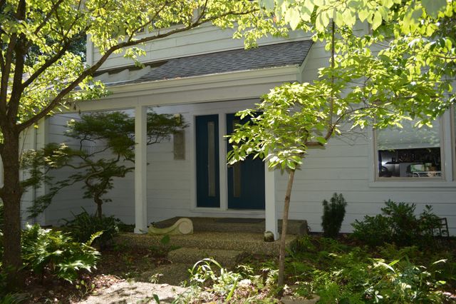 533 Harpeth Trace Dr, Nashville, TN 37221