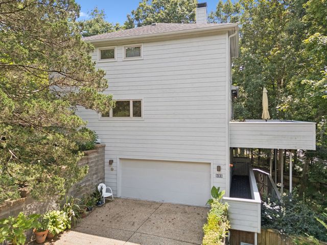 533 Harpeth Trace Dr, Nashville, TN 37221