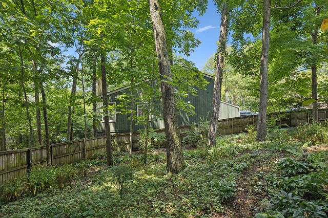533 Harpeth Trace Dr, Nashville, TN 37221