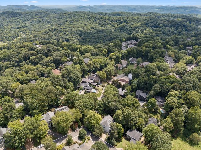 533 Harpeth Trace Dr, Nashville, TN 37221