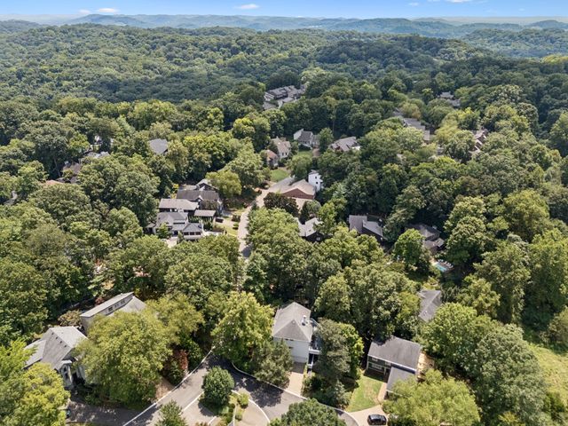 533 Harpeth Trace Dr, Nashville, TN 37221