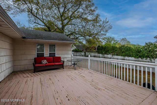 614 Dow Avenue, Oakhurst, NJ 07755