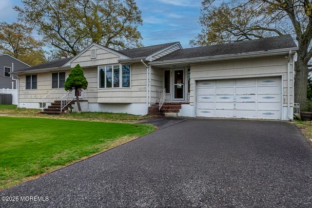 614 Dow Avenue, Oakhurst, NJ 07755