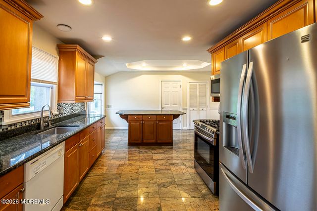 614 Dow Avenue, Oakhurst, NJ 07755