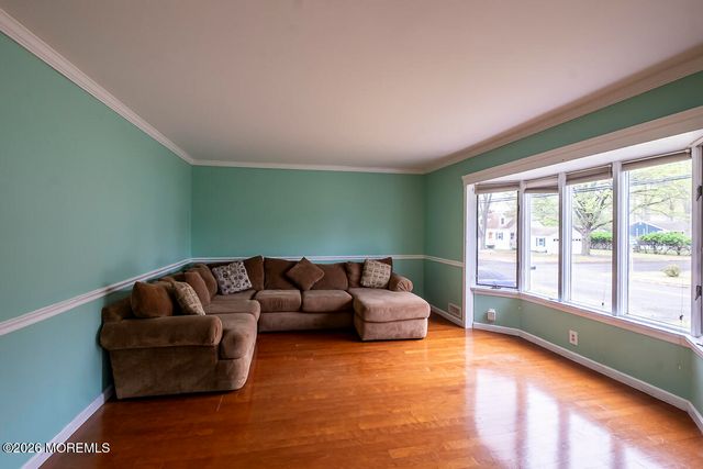 614 Dow Avenue, Oakhurst, NJ 07755