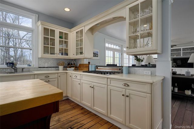 76 Clubhouse Road, Tuxedo Park, NY 10987