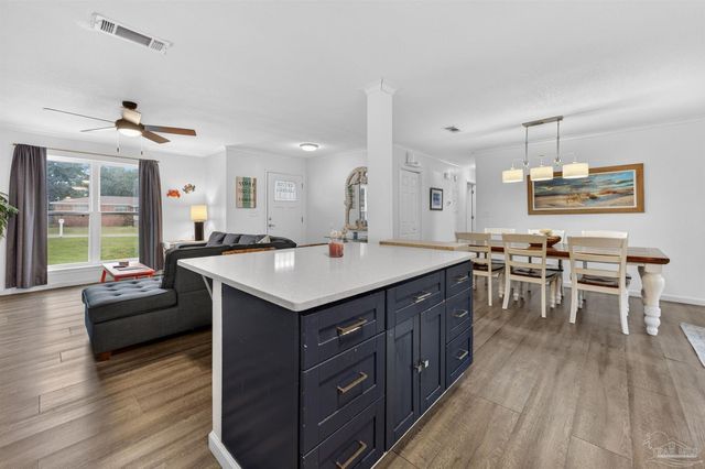 5630 Balderas Ave, Pensacola, FL 32507