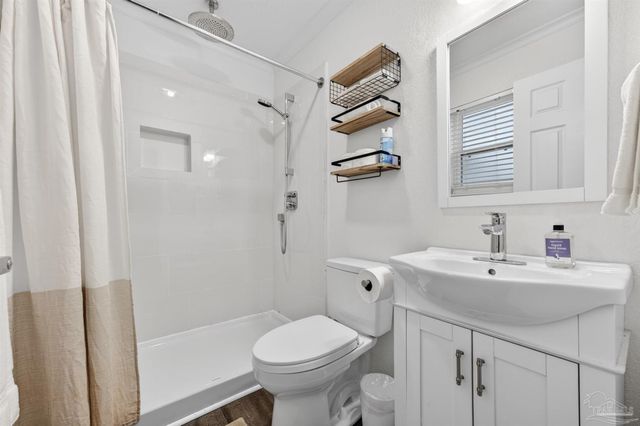 5630 Balderas Ave, Pensacola, FL 32507