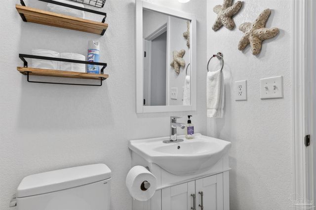 5630 Balderas Ave, Pensacola, FL 32507