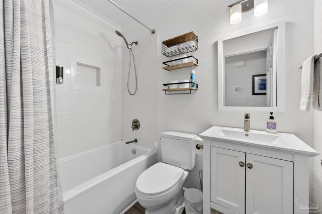 5630 Balderas Ave, Pensacola, FL 32507