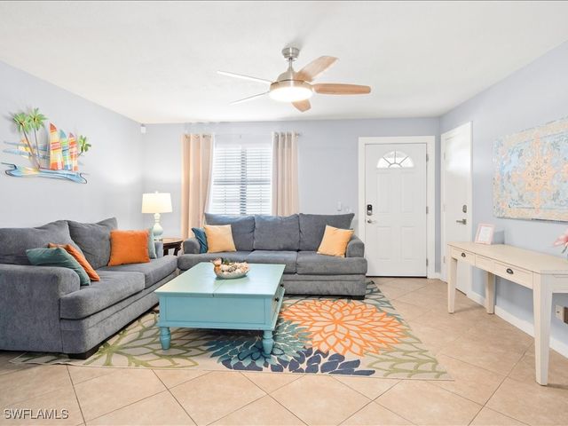 2469 Florida AVE, Naples, FL 34112