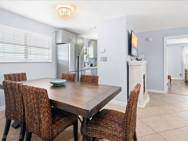 2469 Florida AVE, Naples, FL 34112