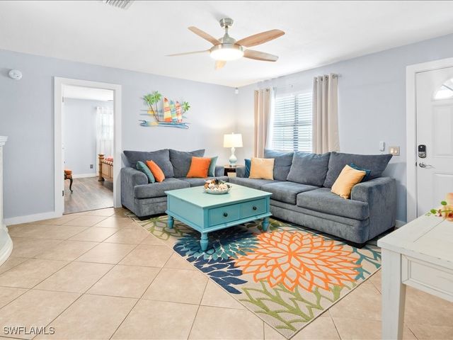 2469 Florida AVE, Naples, FL 34112