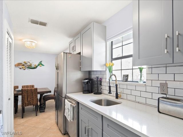 2469 Florida AVE, Naples, FL 34112