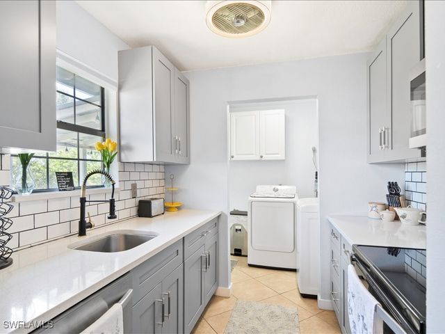 2469 Florida AVE, Naples, FL 34112