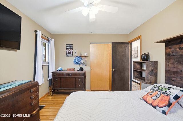 326 Pepperton Drive, Oregon, OH 43616