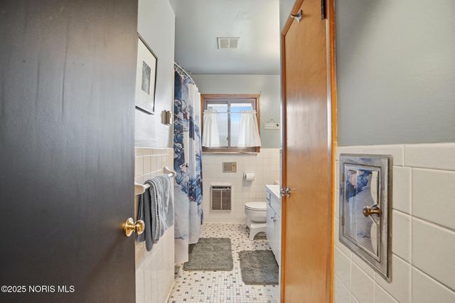 326 Pepperton Drive, Oregon, OH 43616