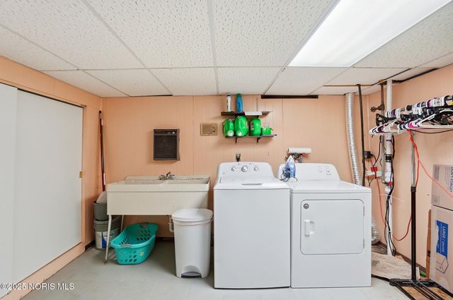 326 Pepperton Drive, Oregon, OH 43616