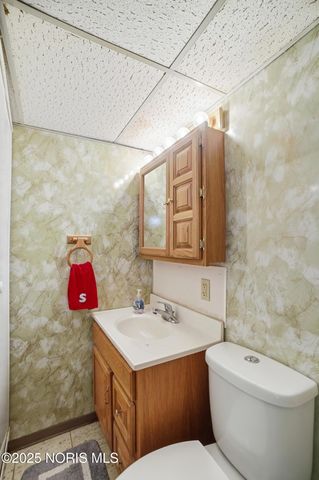 326 Pepperton Drive, Oregon, OH 43616