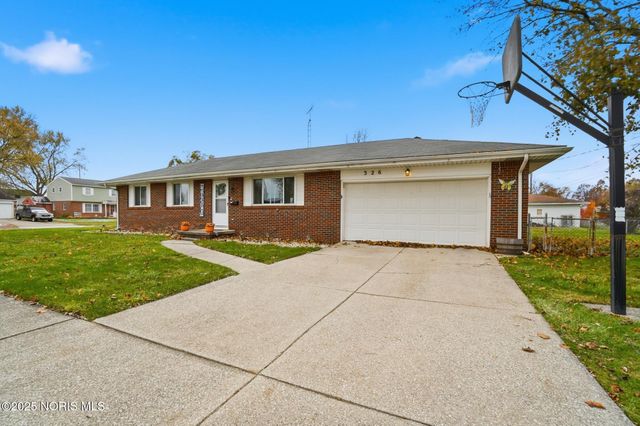 326 Pepperton Drive, Oregon, OH 43616