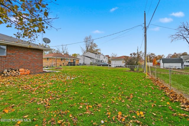 326 Pepperton Drive, Oregon, OH 43616