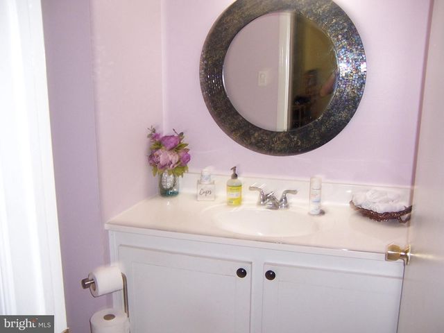 672 TOMLINSON LN, Yardley, PA 19067