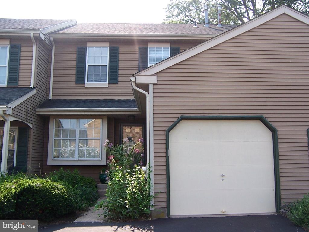 672 TOMLINSON LN, Yardley, PA 19067